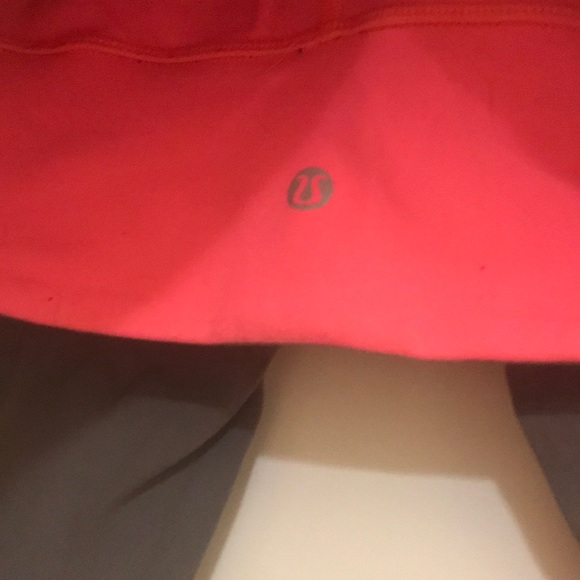 Reversible crops - Picture 2 of 2